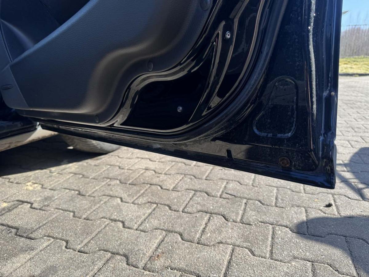 Volvo V70 2 original T&uuml;r vorn rechts 01900 Black Stone Rohbau BJ06